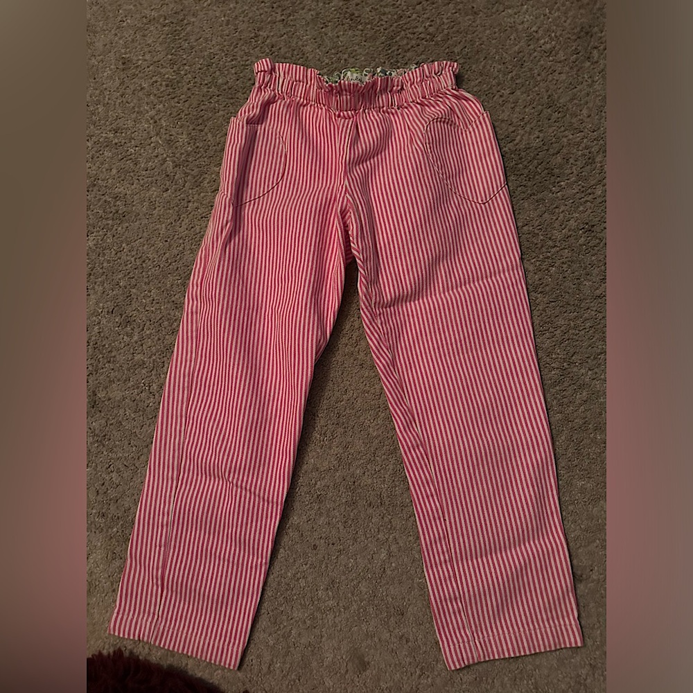 Beautiful heart pocket Mini Boden pants.